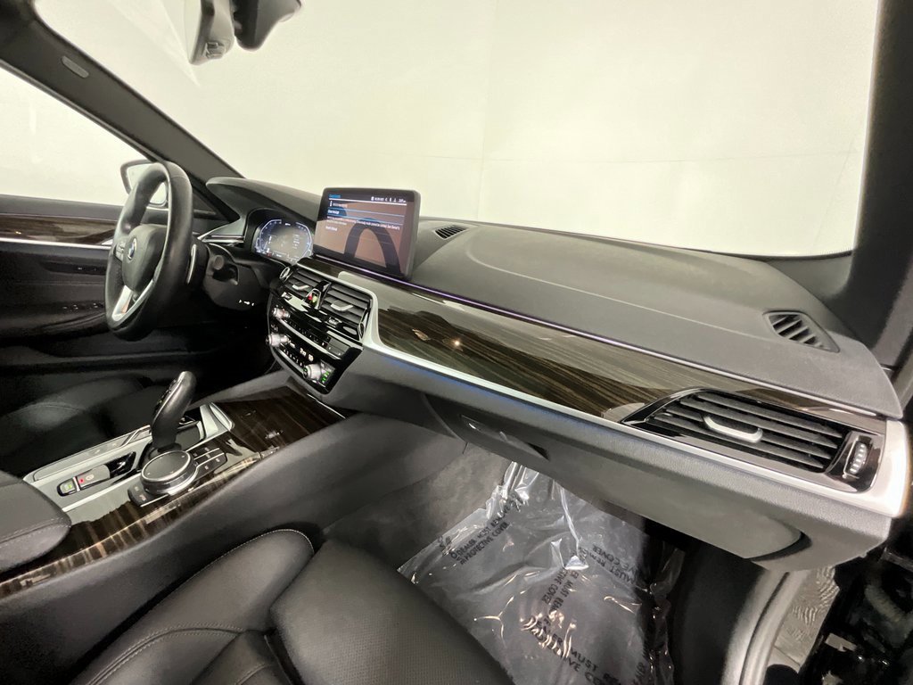 Used 2023 BMW 530e image 19