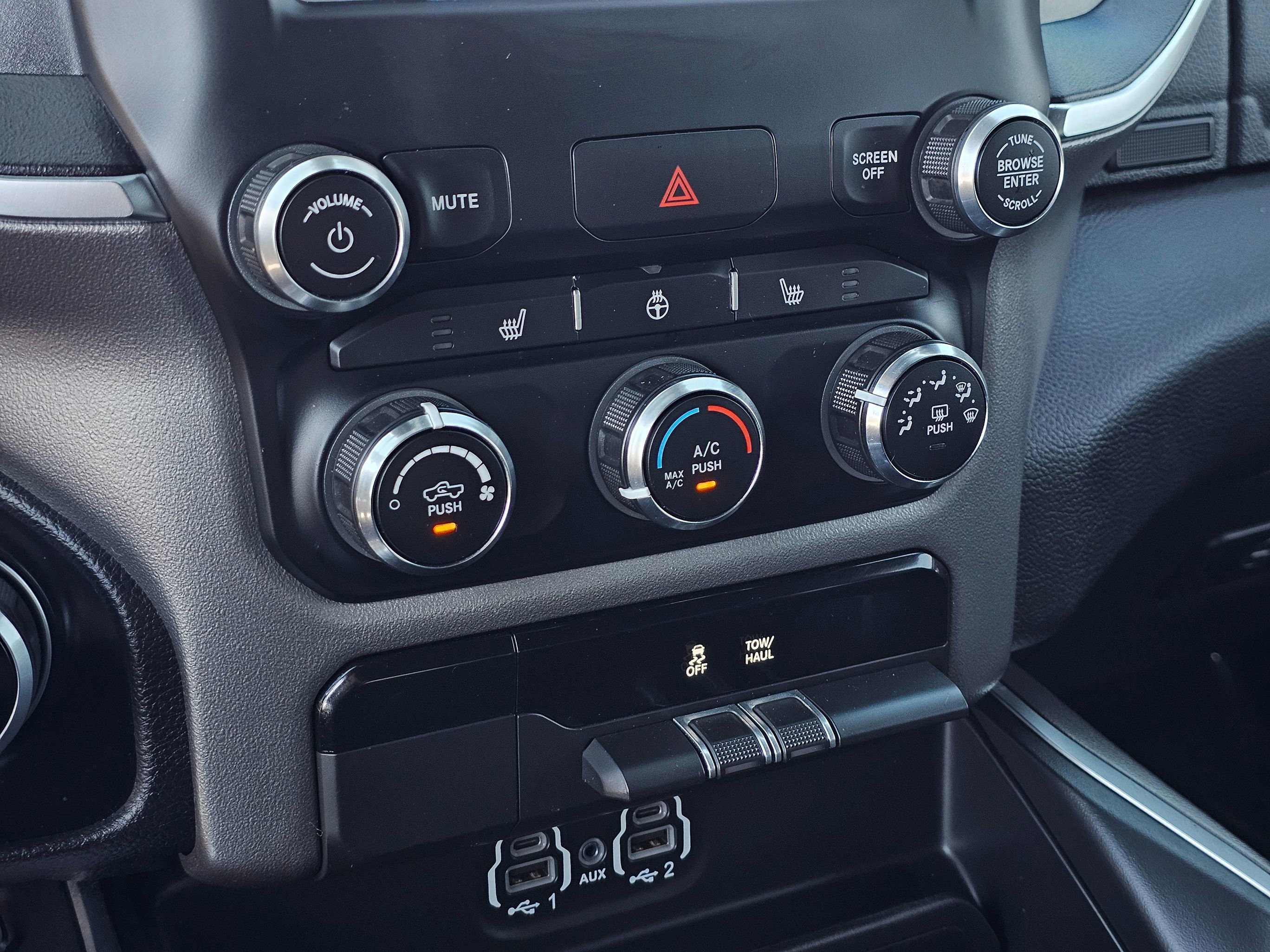Used 2024 RAM 1500 Big Horn AWD/4WD image 32