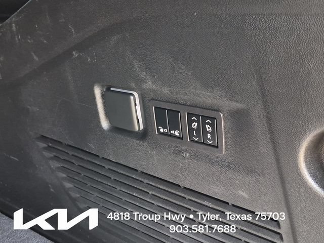 Used 2023 Chevrolet Suburban RST w/ Luxury Package RWD image 10