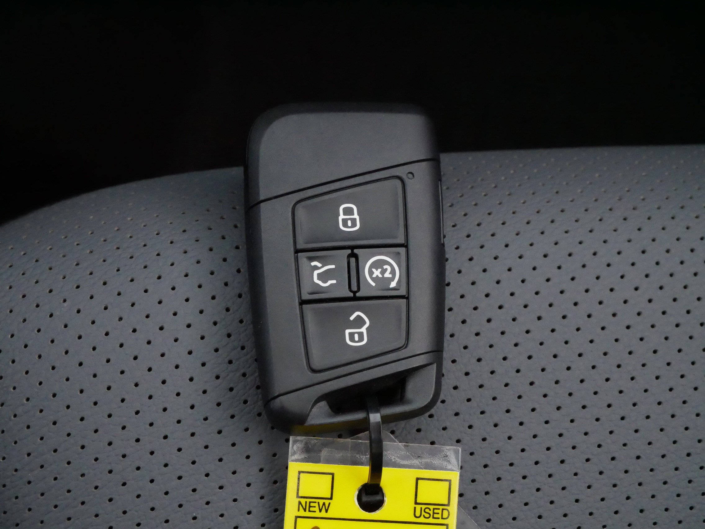 Certified 2025 Volkswagen Jetta SEL image 32