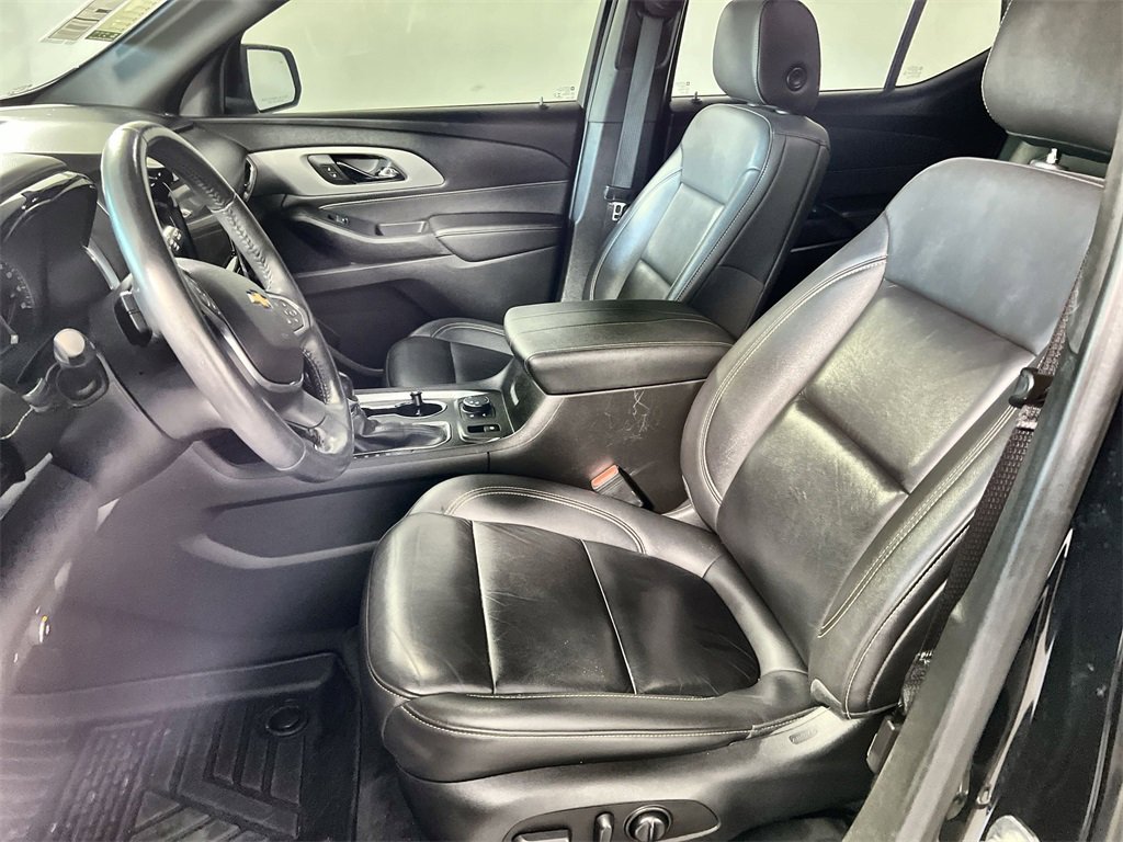 Used 2022 Chevrolet Traverse LT image 13