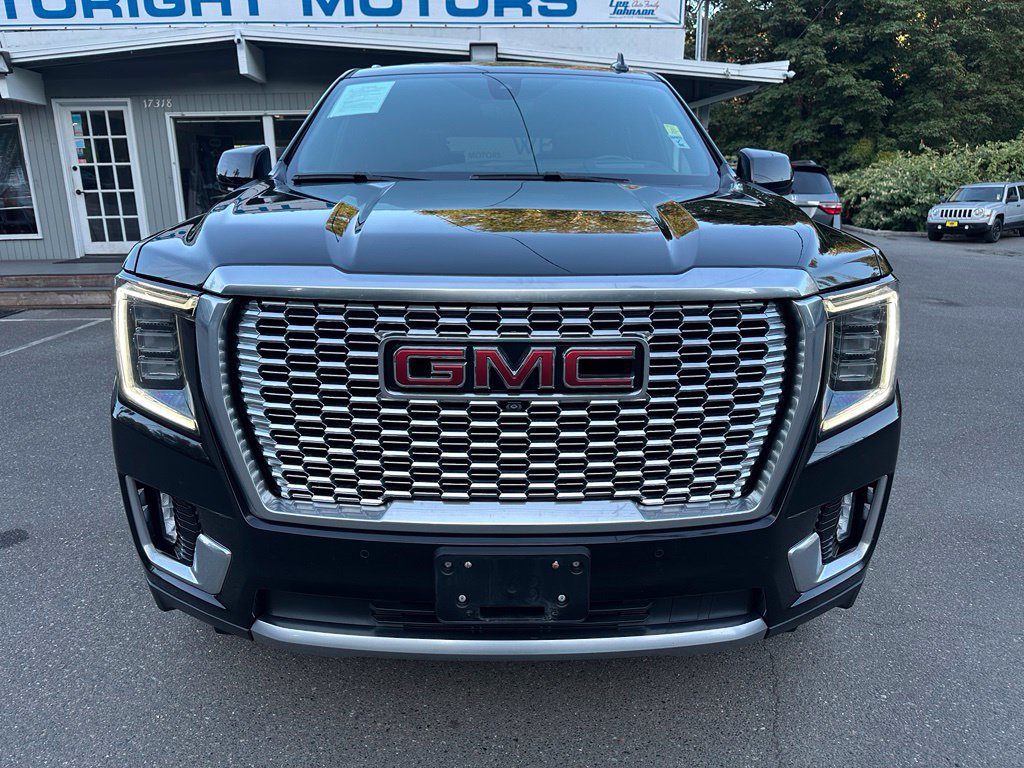 Used 2022 GMC Yukon XL Denali w/ Denali Ultimate Package AWD/4WD image 2
