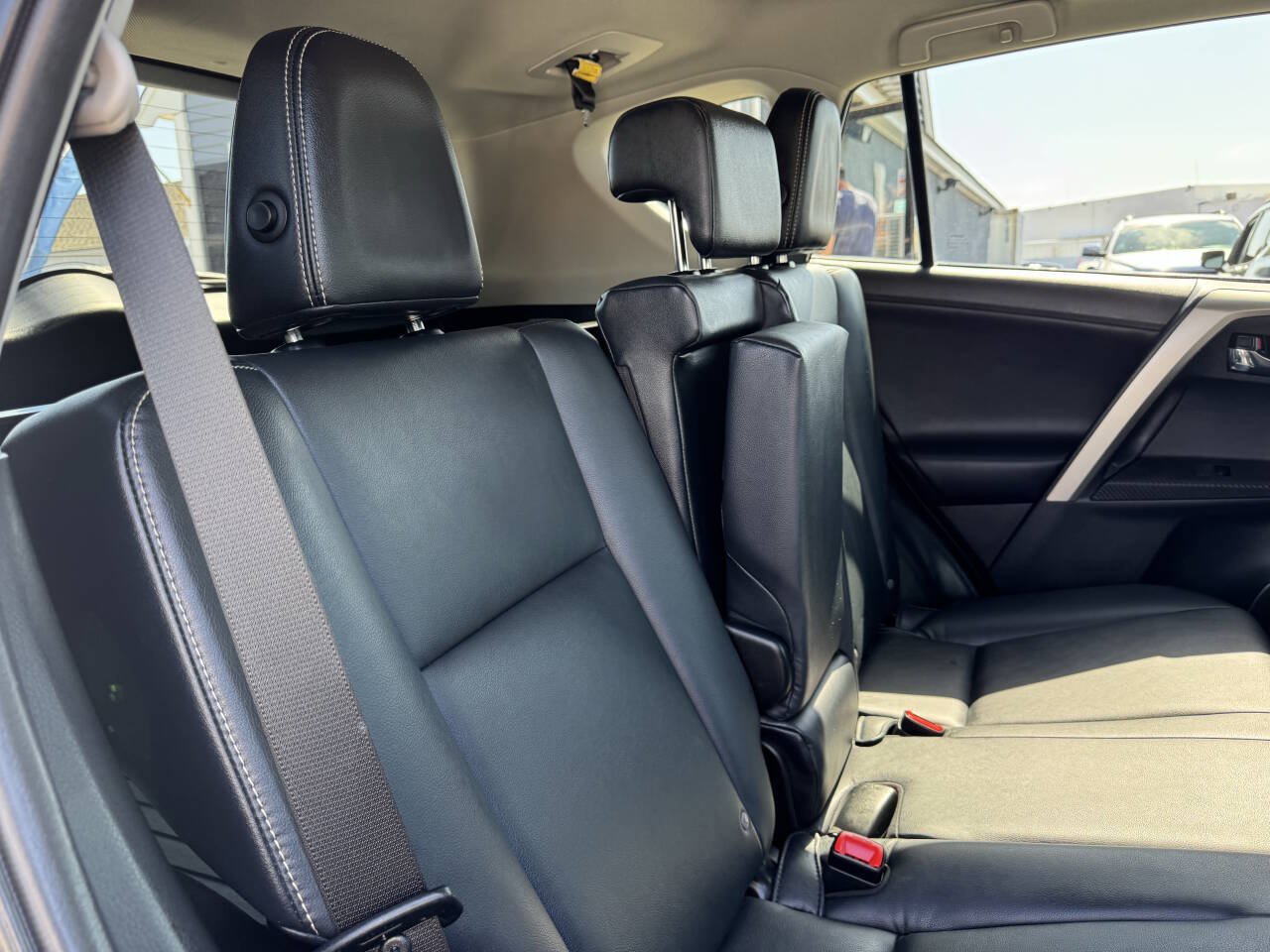 Used 2013 Toyota RAV4 Limited AWD/4WD image 31