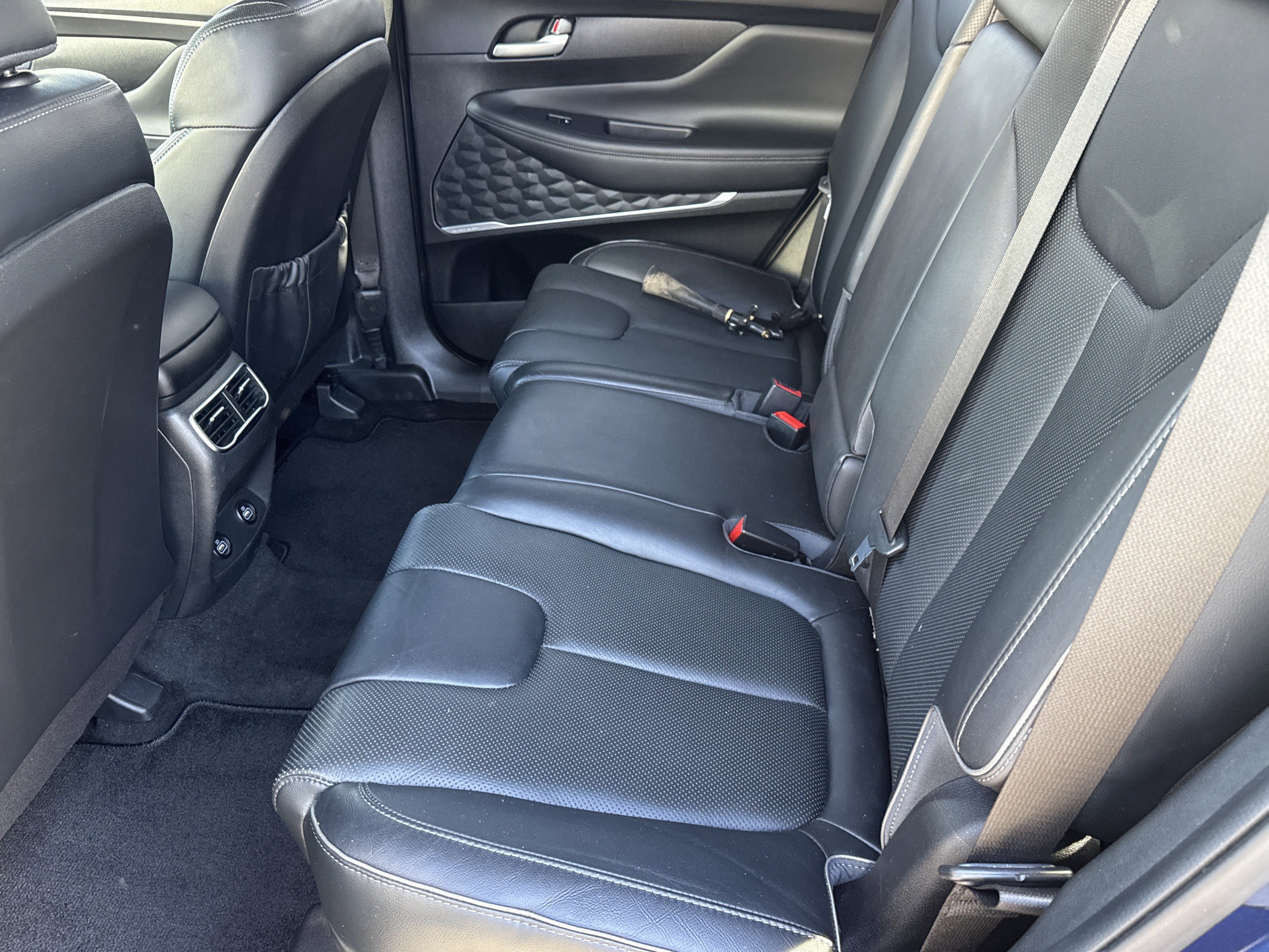 Used 2020 Hyundai Santa Fe Limited image 11