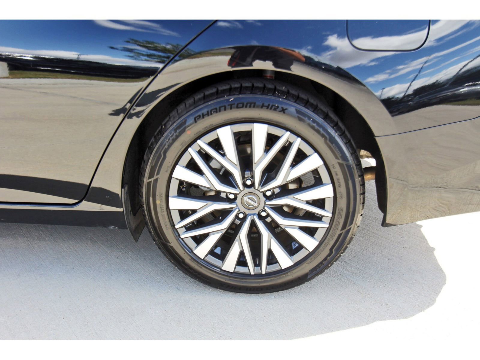 Used 2024 Nissan Altima 2.5 SV image 31