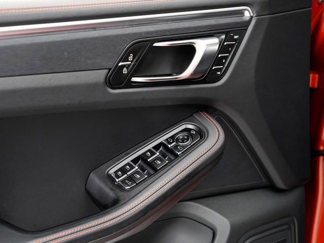 Certified 2024 Porsche Macan GTS image 8
