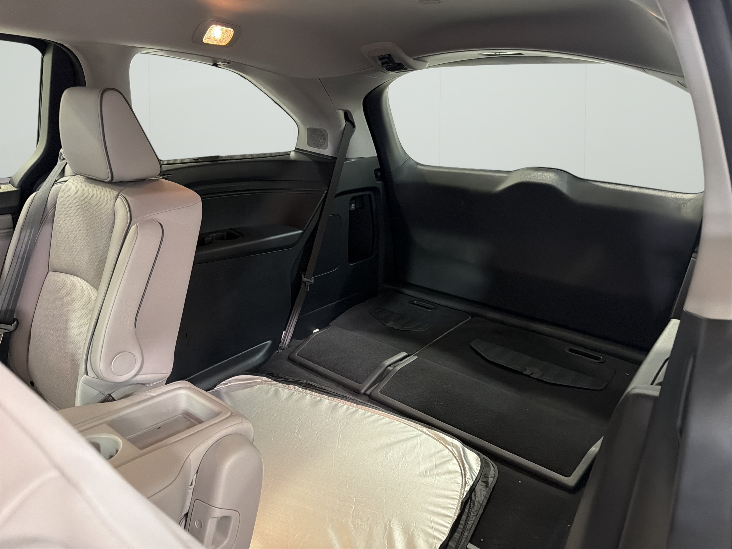 Used 2024 Honda Odyssey Elite image 11