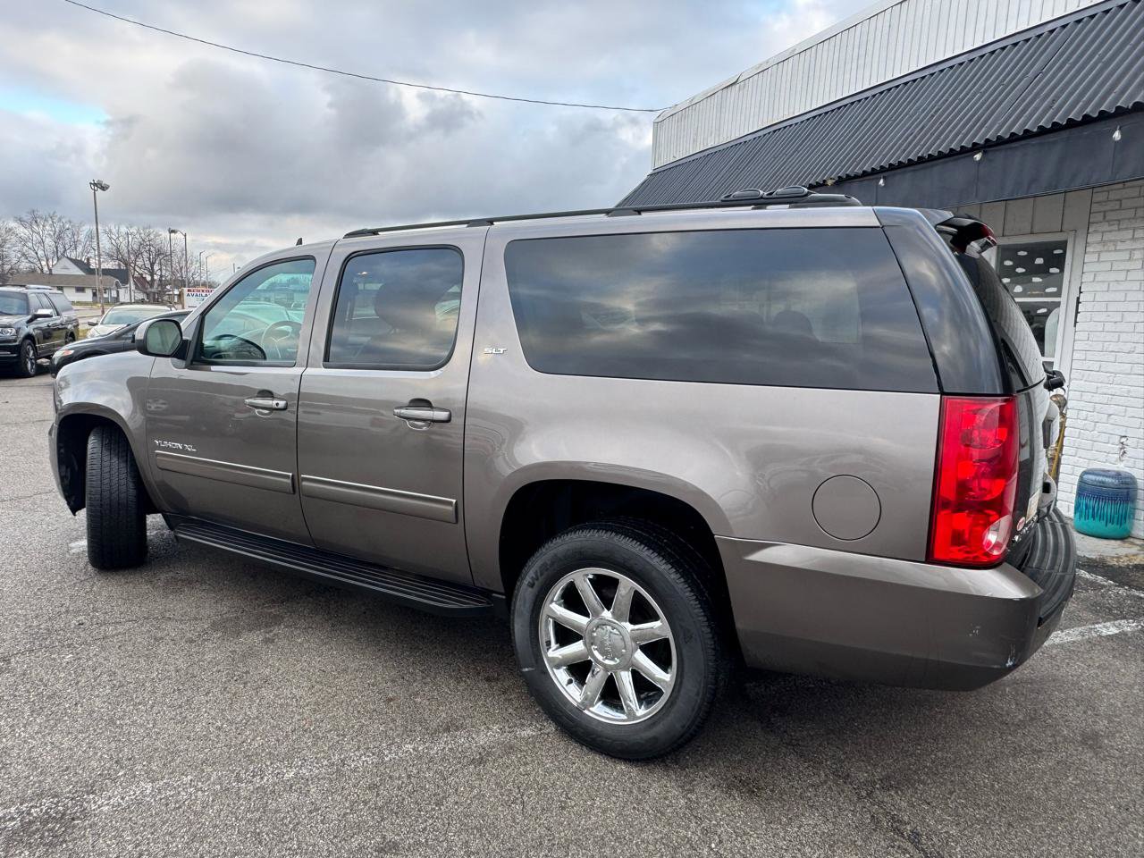 Used 2013 GMC Yukon XL SLT AWD/4WD image 4