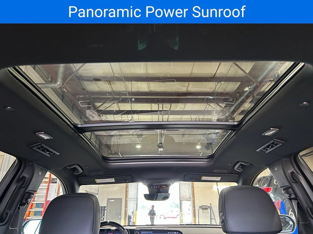 New 2026 Chevrolet Traverse RS w/ LPO, Floor Liner Package AWD/4WD image 5