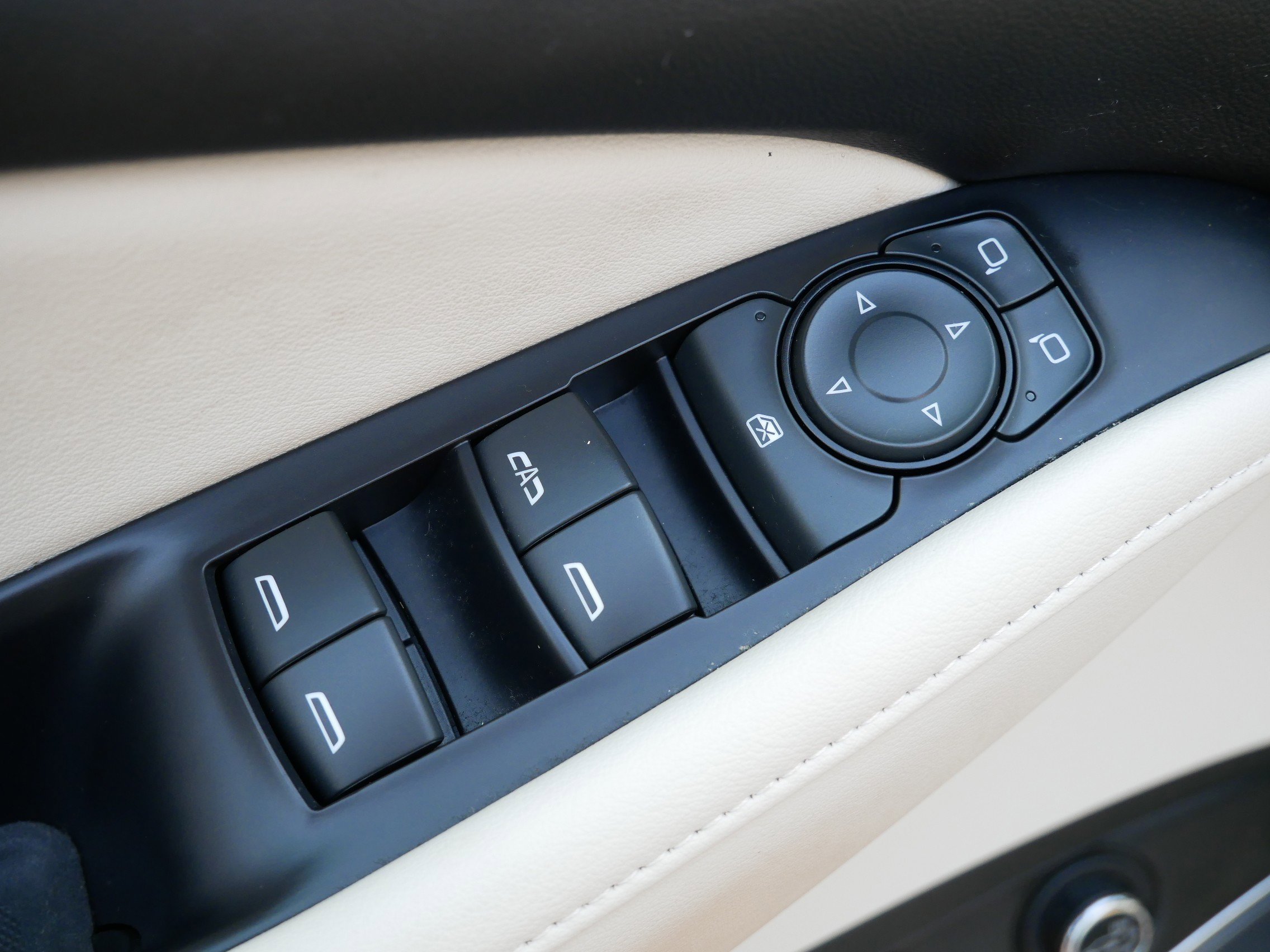 Used 2022 Buick Enclave Essence image 14