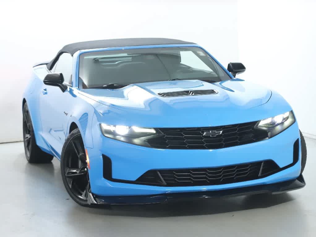 Used 2022 Chevrolet Camaro LT RWD image 2