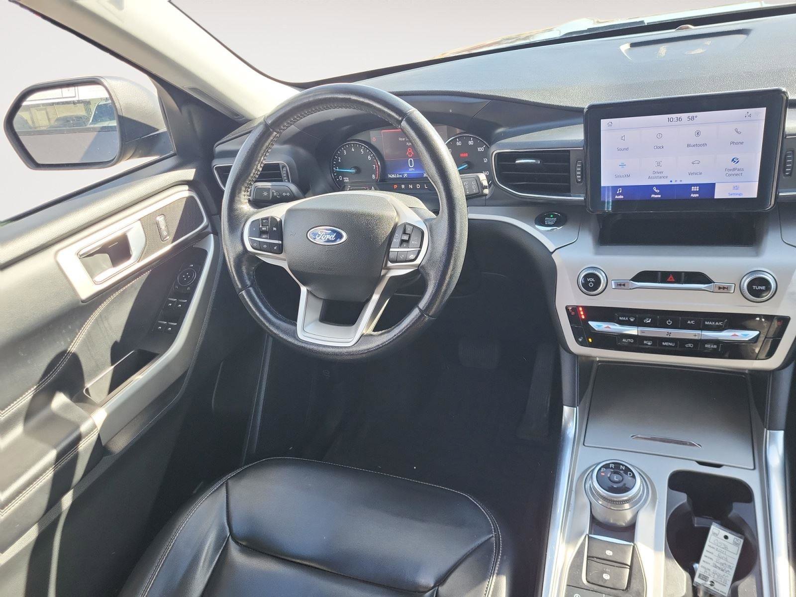 Used 2021 Ford Explorer XLT w/ Equipment Group 202A image 11