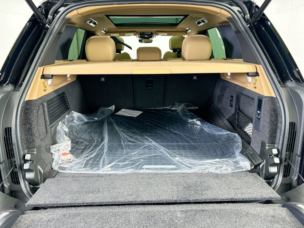 New 2026 Land Rover Range Rover SE image 28