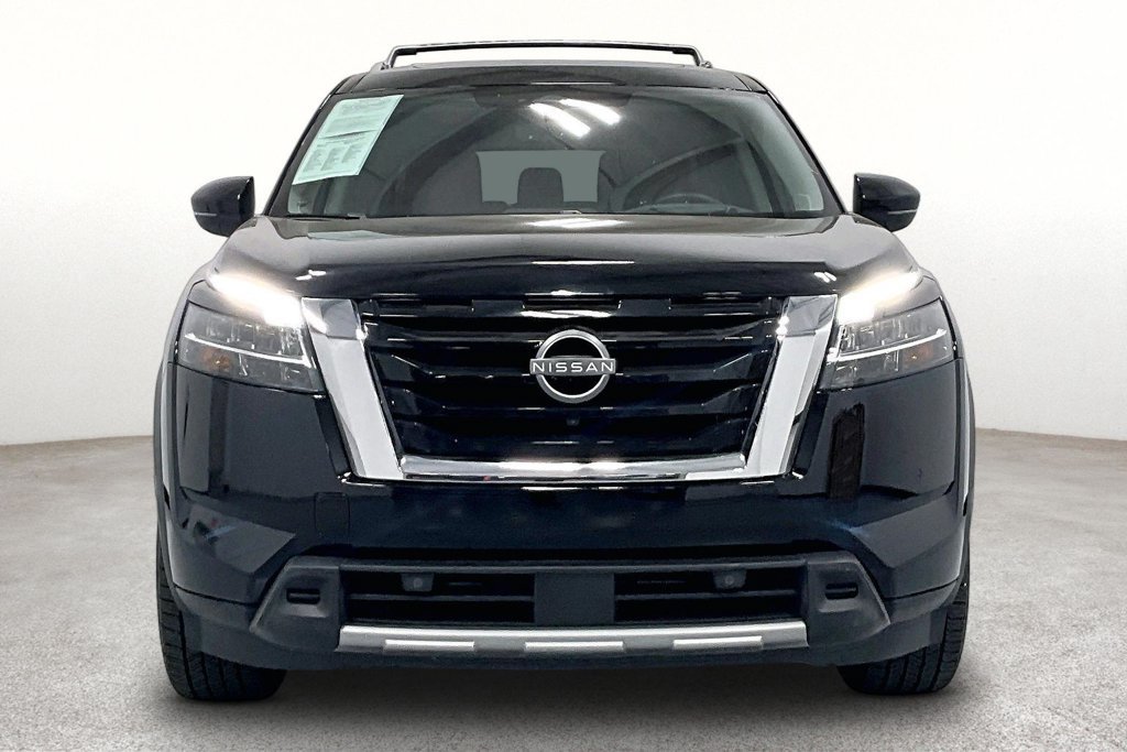 Used 2023 Nissan Pathfinder Platinum FWD image 4