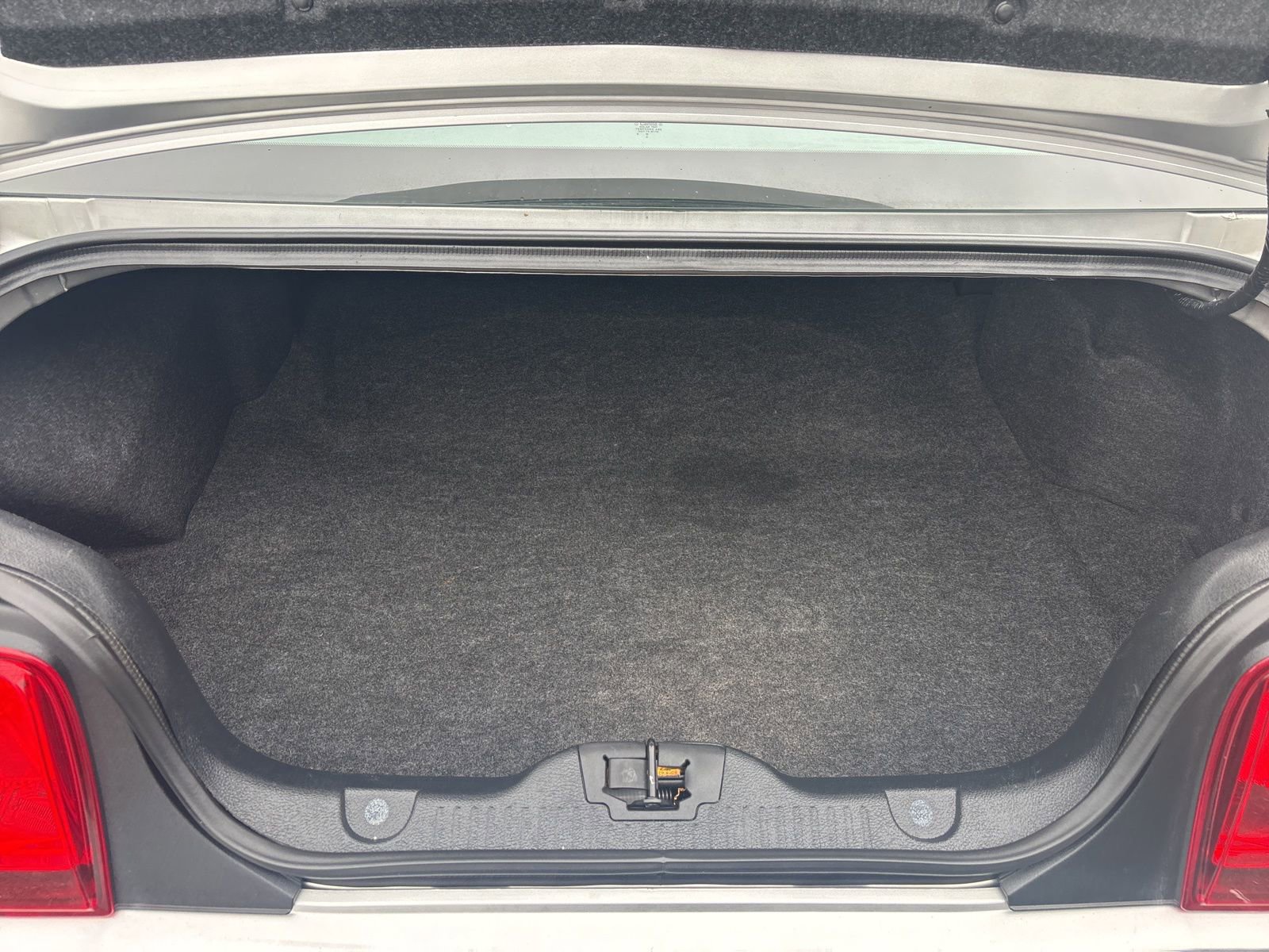 Used 2010 Ford Mustang GT image 14