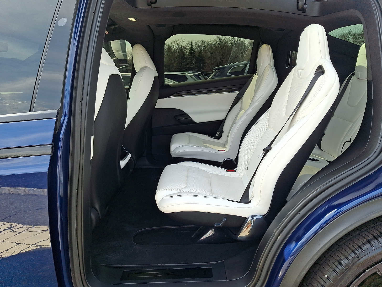 Used 2022 Tesla Model X Plaid image 10