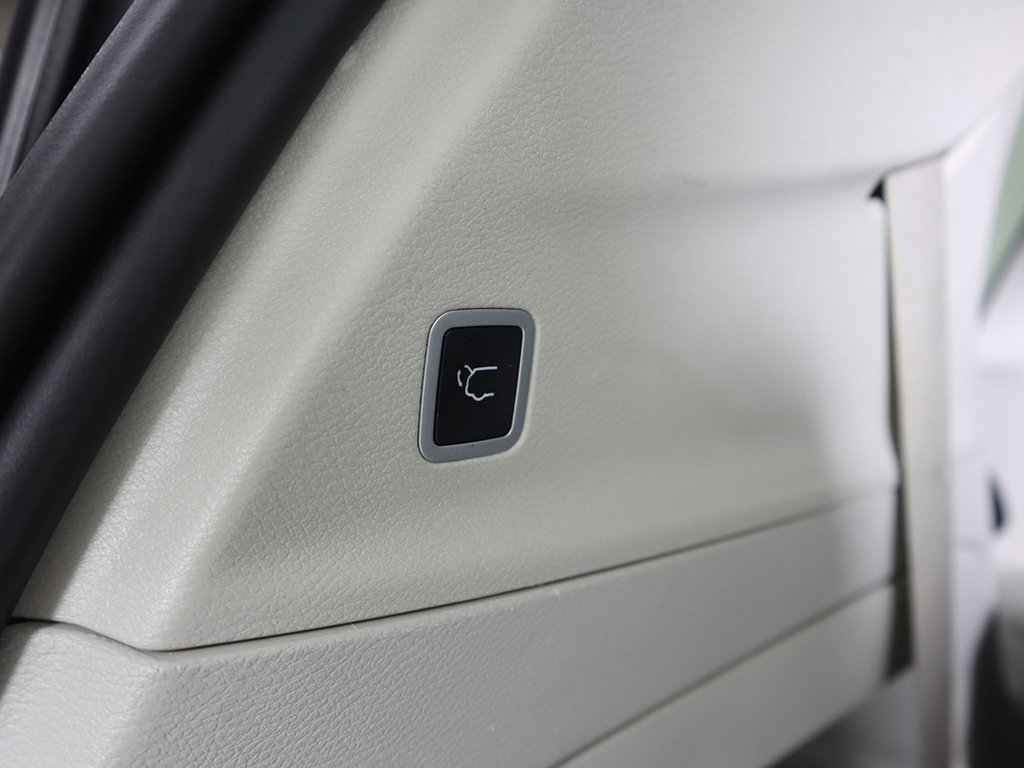 Used 2024 Chrysler Pacifica Touring-L image 49