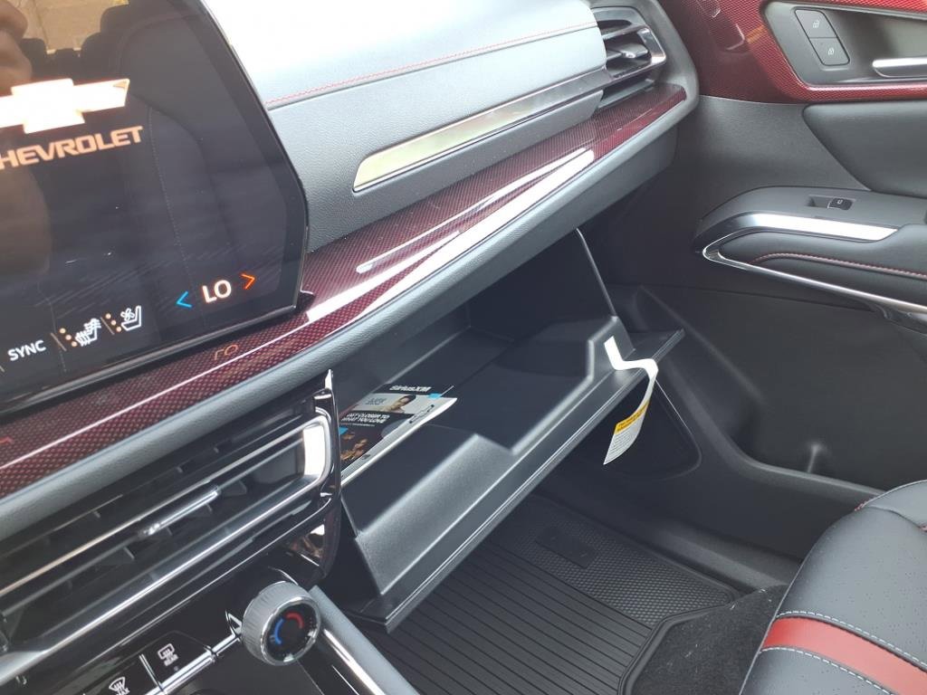 New 2026 Chevrolet Traverse RS image 8