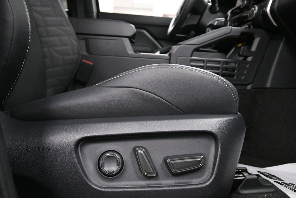 Used 2025 Toyota 4Runner TRD Off-Road Premium w/ Tow Technology Package image 28