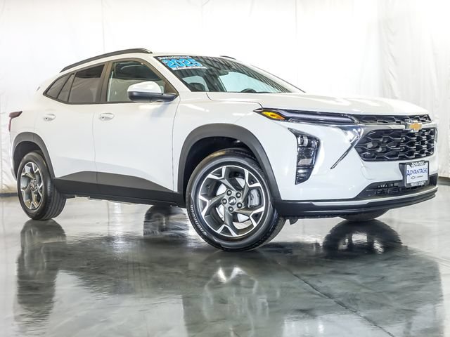 Used 2025 Chevrolet Trax LT w/ LT Convenience Package FWD video 2