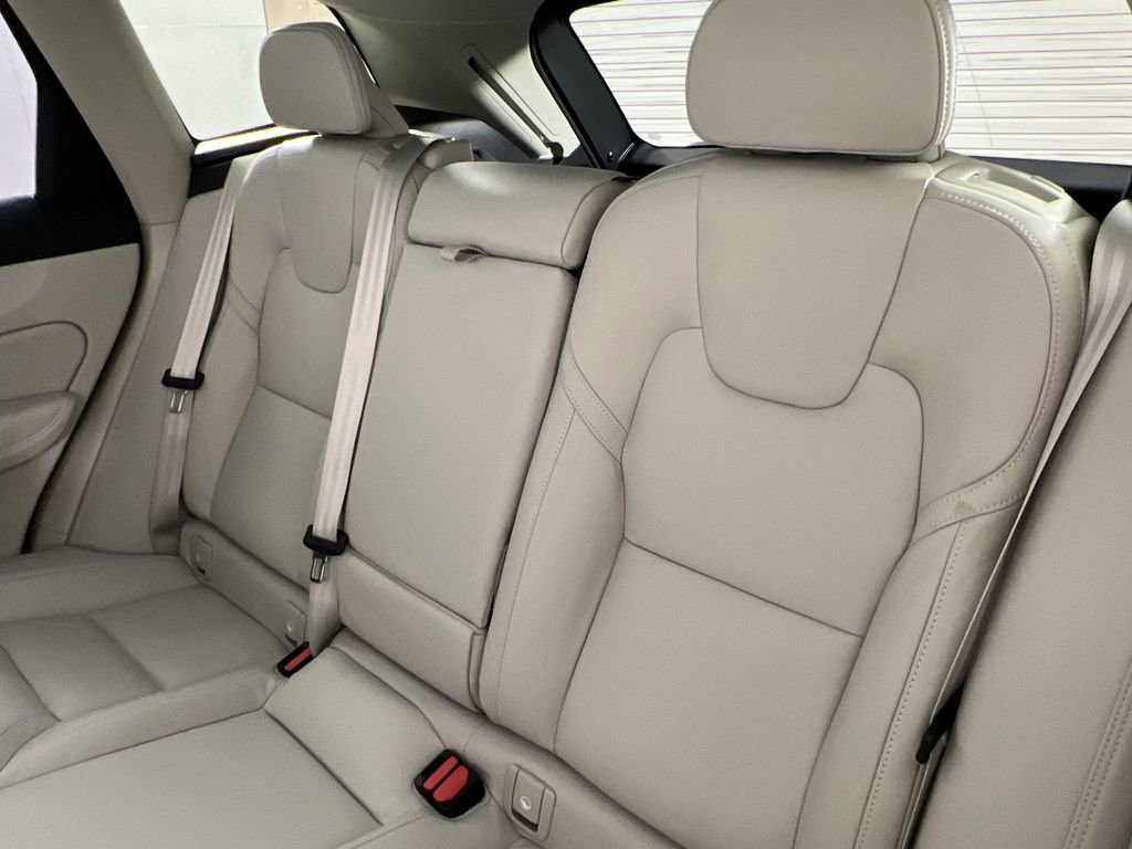New 2026 Volvo XC60 B5 Ultra w/ Protection Package Premier image 23