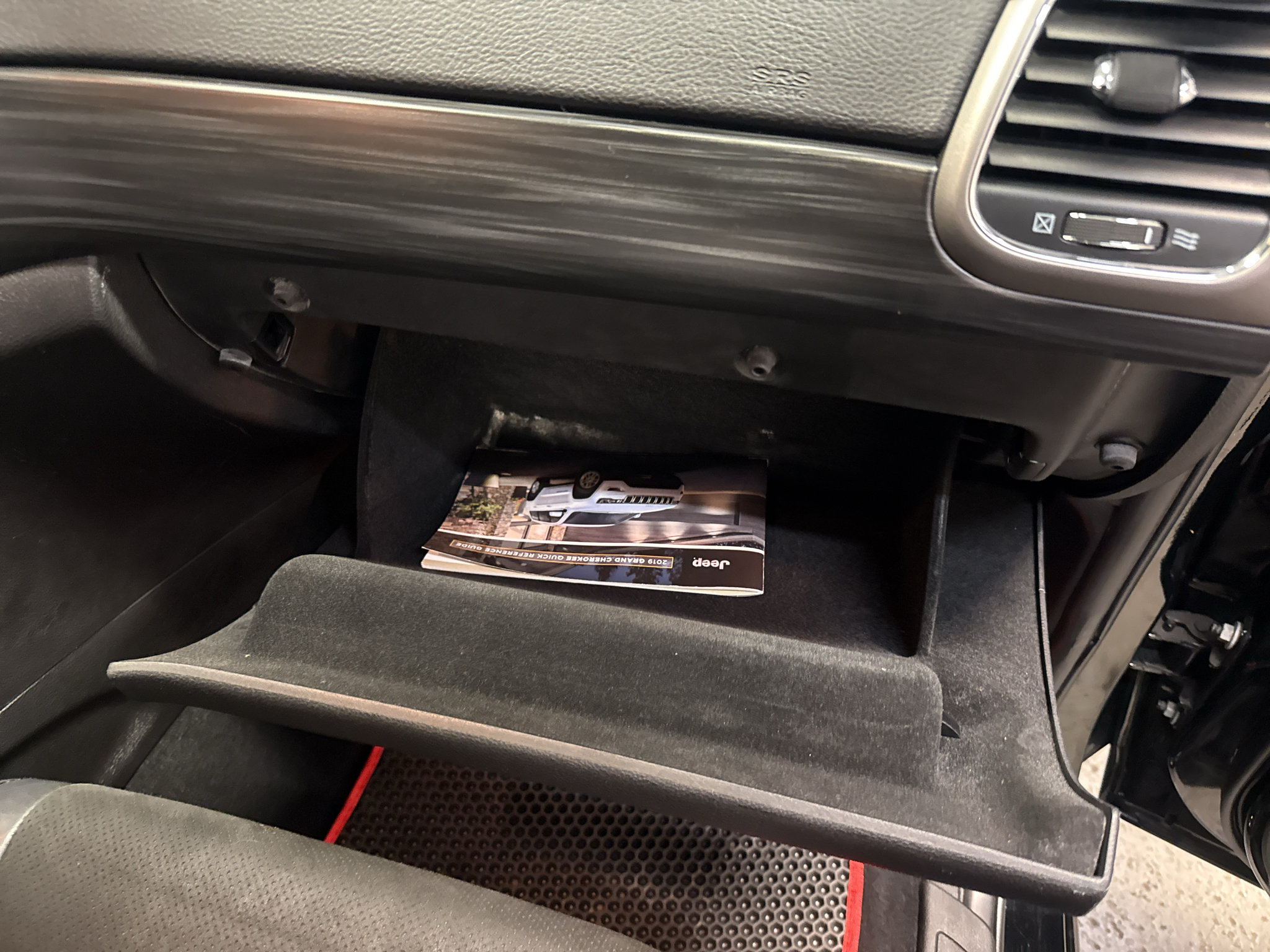 Used 2019 Jeep Grand Cherokee Altitude RWD image 23