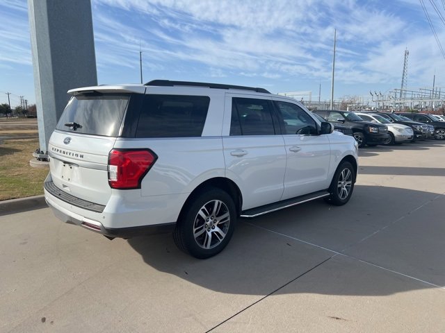 Used 2023 Ford Expedition XLT image 5