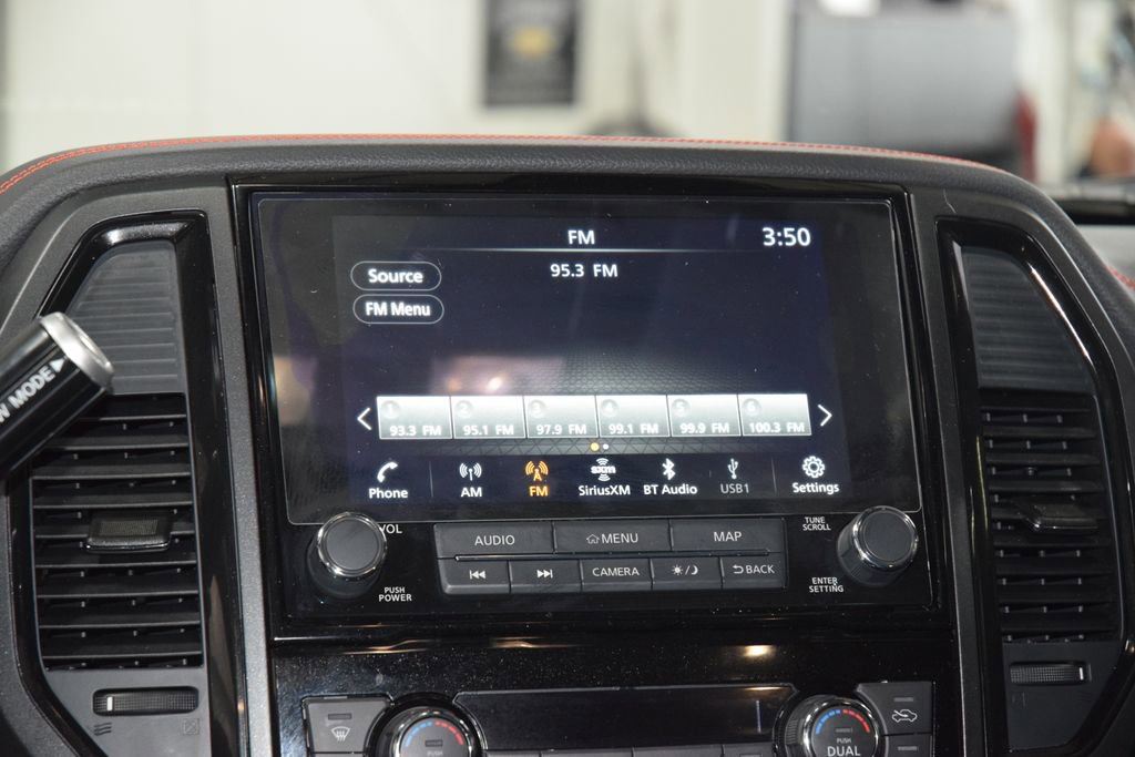 Used 2024 Nissan Titan PRO-4X w/ Pro-4x Convenience Package image 30