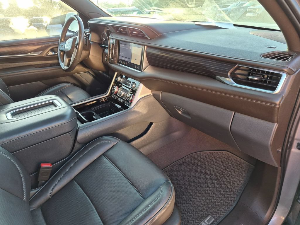 Used 2021 GMC Yukon XL Denali w/ Denali Premium Package AWD/4WD image 33