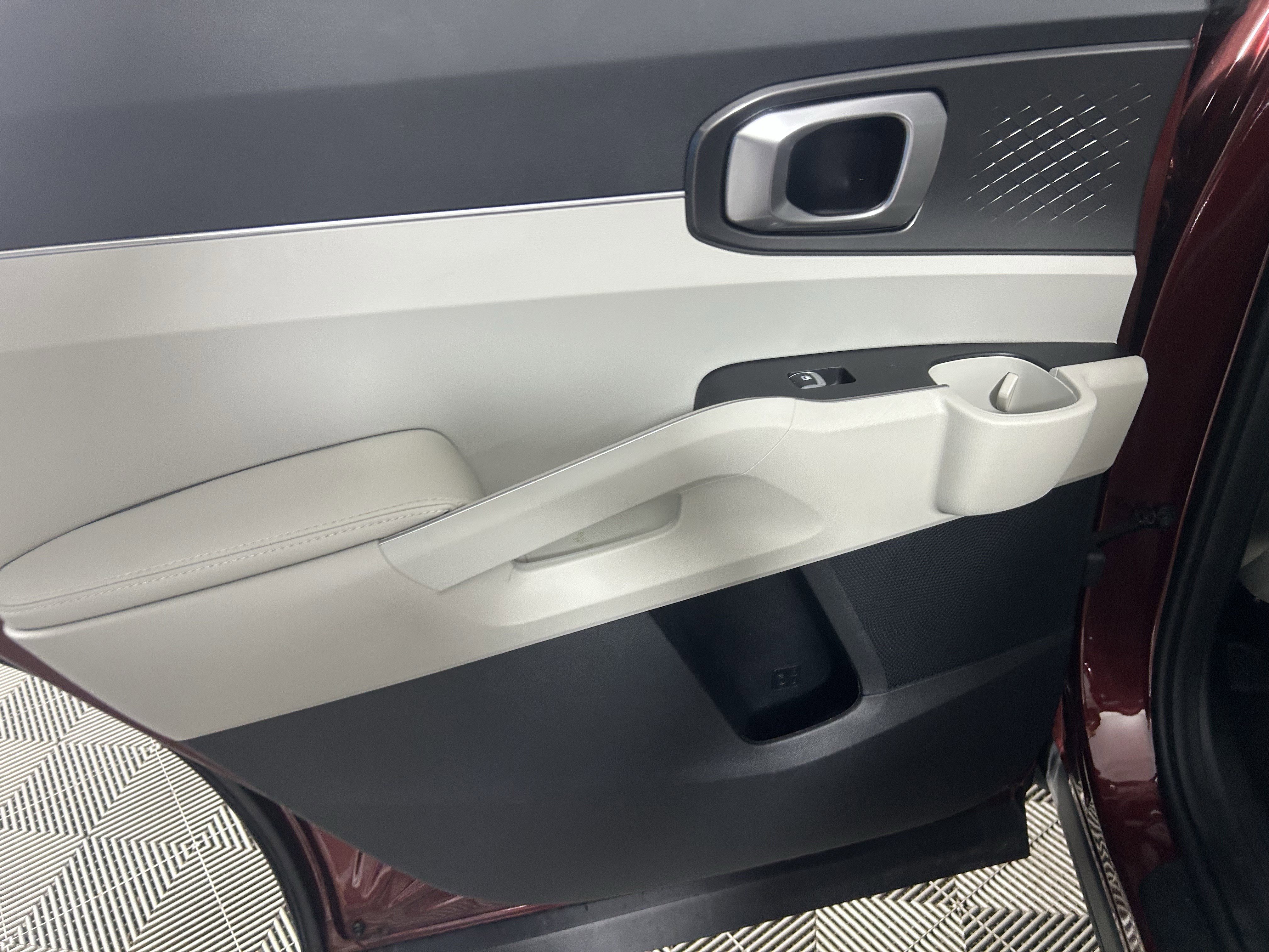 Used 2025 Kia Sorento S w/ Panoramic Sunroof Package image 32