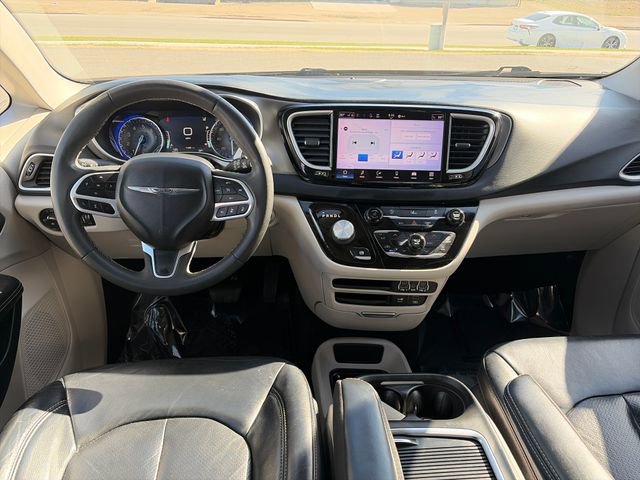 Used 2022 Chrysler Pacifica Touring-L FWD image 30