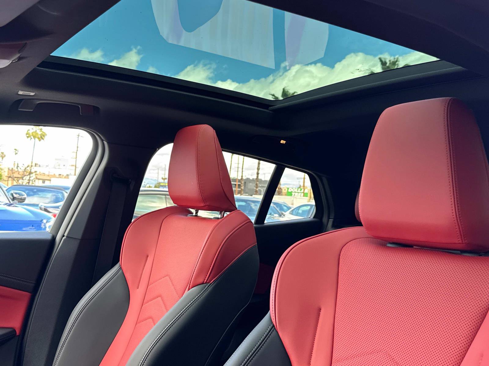 Used 2024 BMW X2 xDrive28i w/ Premium Package image 21