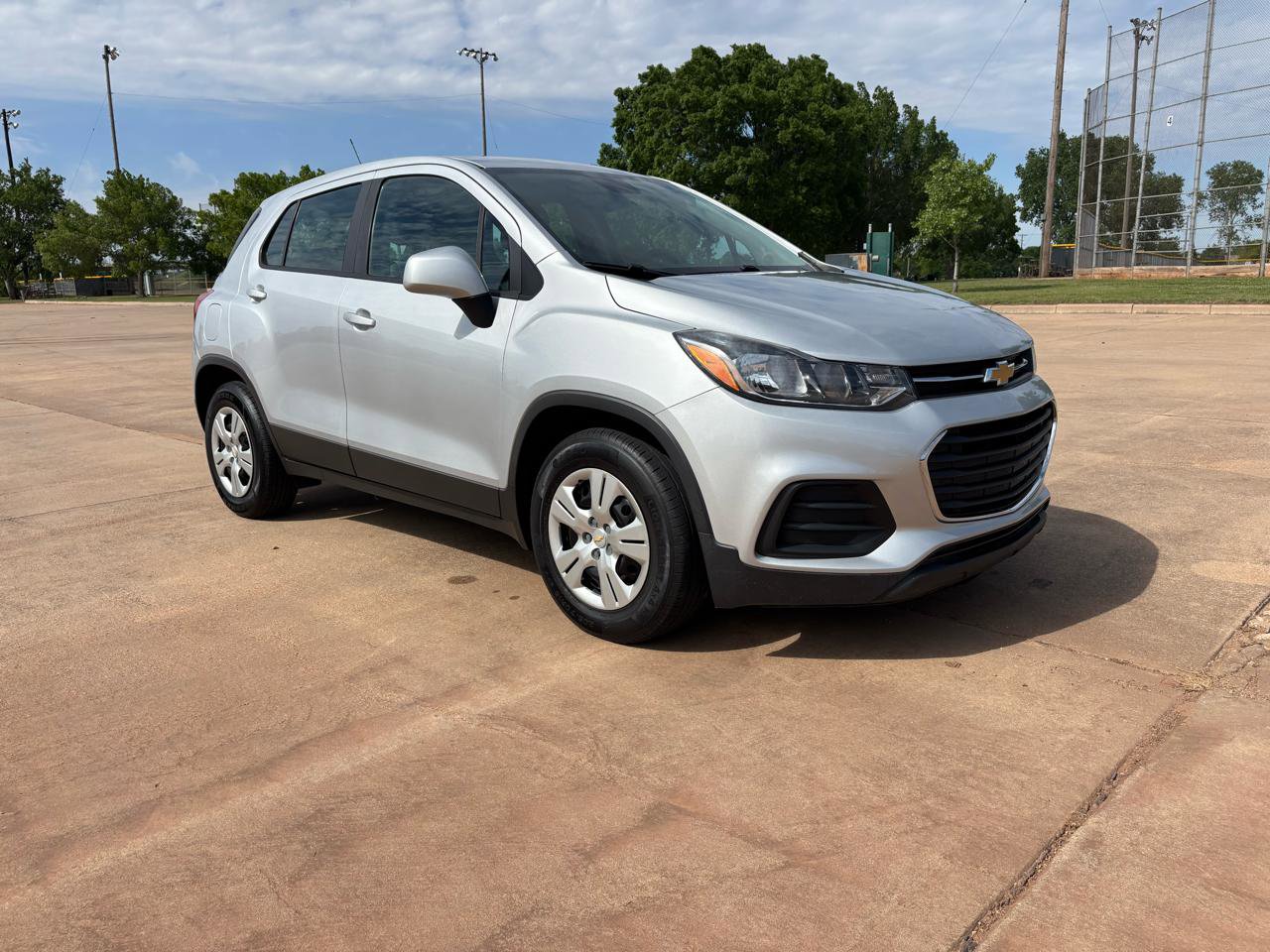 Used 2019 Chevrolet Trax LS w/ LPO, Cargo Package FWD image 27