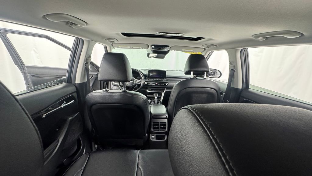 Used 2021 Kia Seltos SX w/ SX Sunroof Package image 17