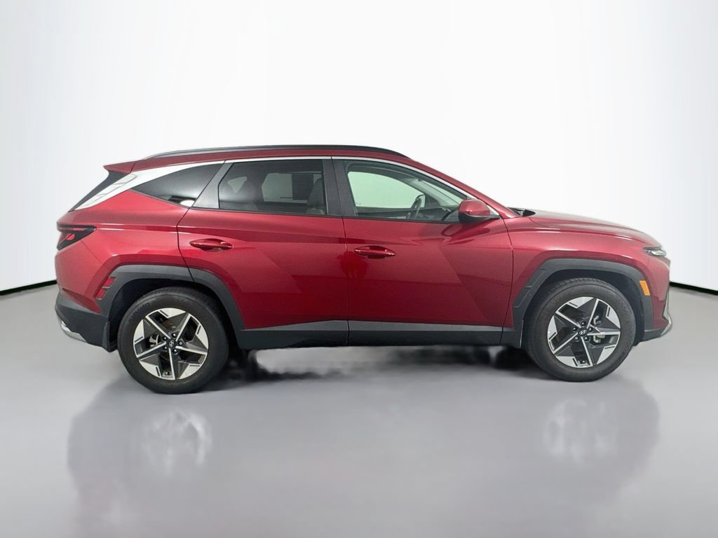 Used 2025 Hyundai Tucson SEL FWD image 4