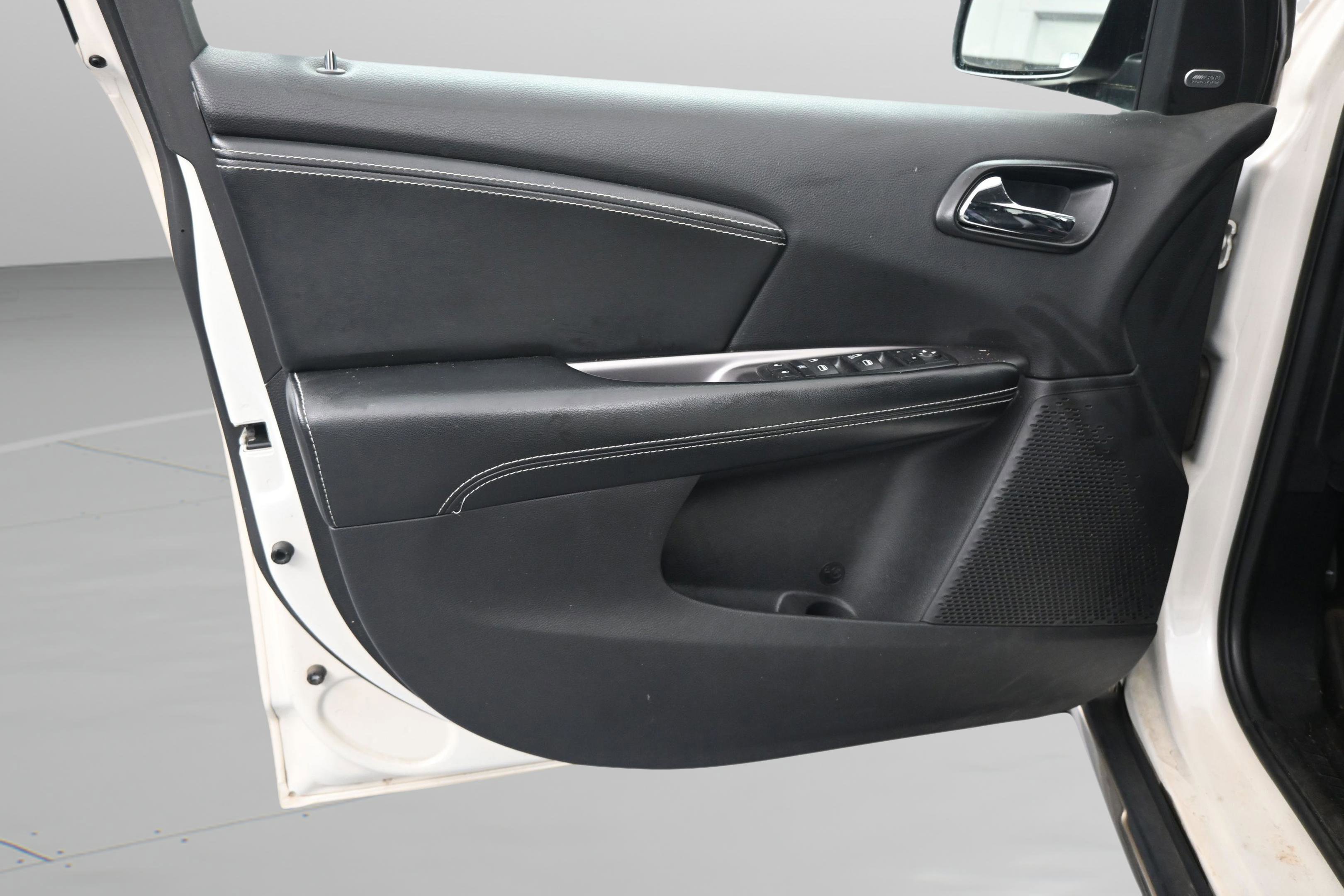 Used 2016 Dodge Journey Crossroad w/ Rear Seat Video Group I FWD image 32