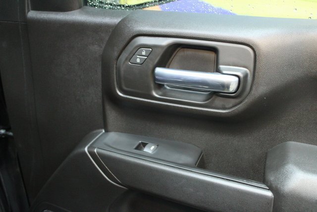 Used 2023 Chevrolet Silverado 1500 Custom image 11