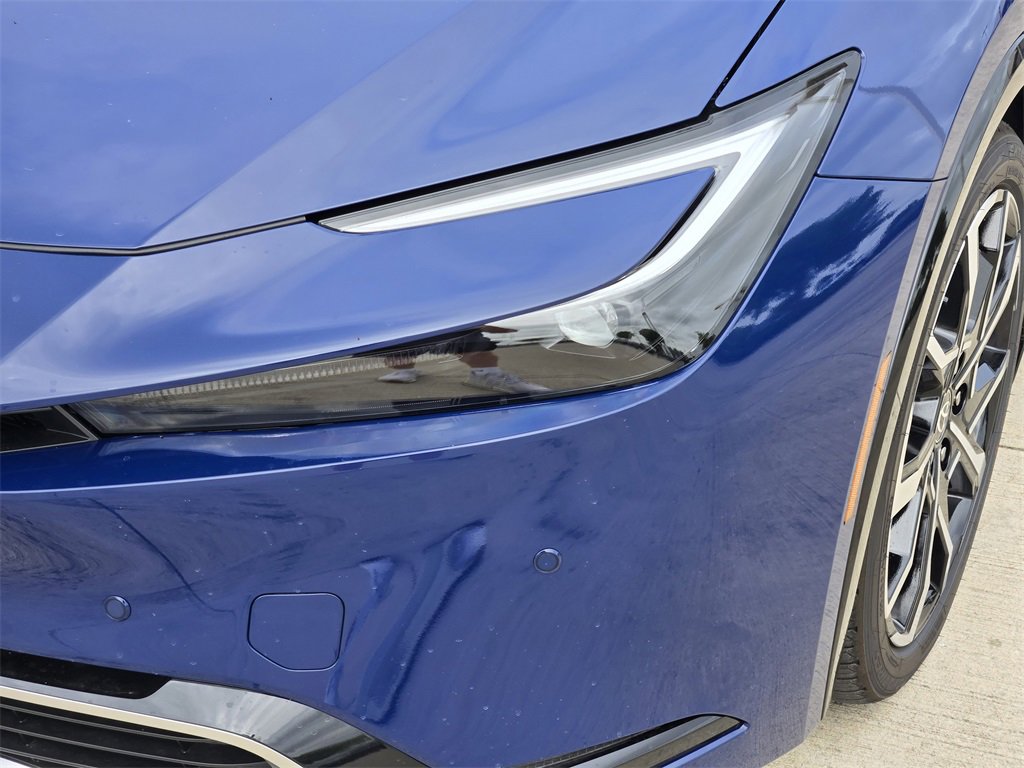 New 2025 Toyota Prius Plug-In Hybrid image 6