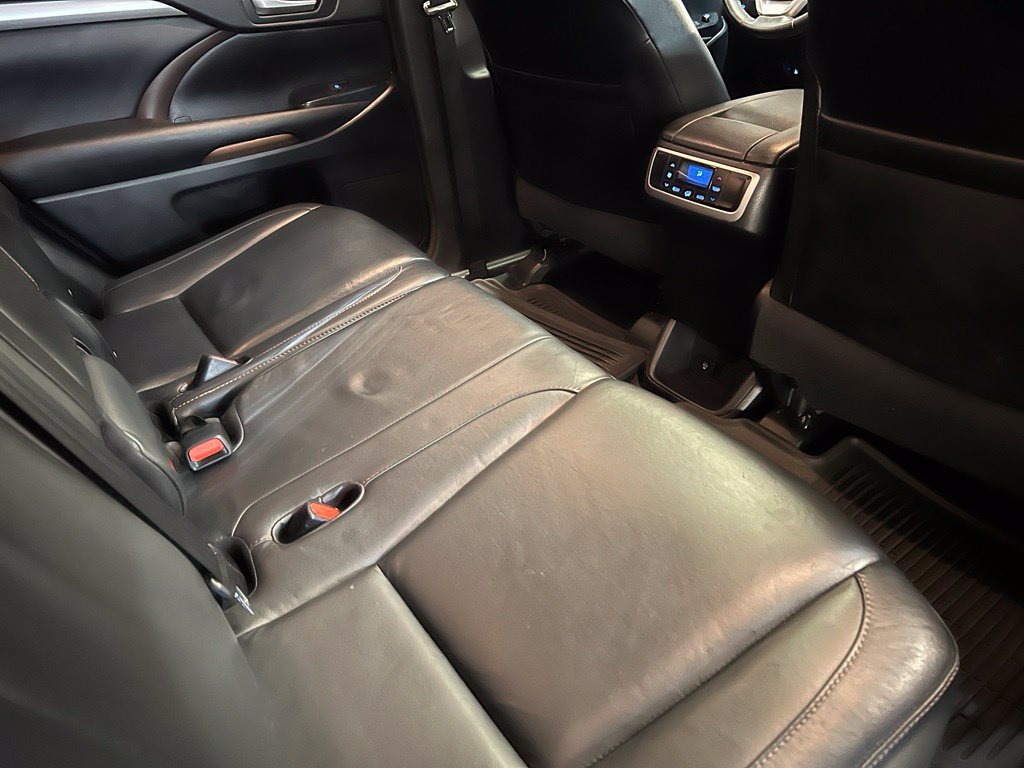 Used 2015 Toyota Highlander XLE AWD/4WD image 20