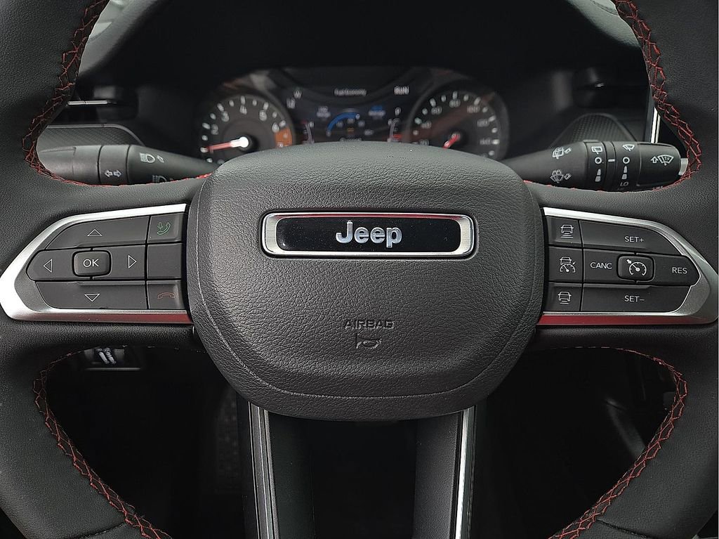 Used 2025 Jeep Compass Trailhawk w/ Sun & Sound Group image 19