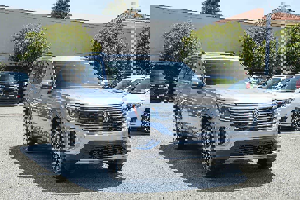 Used 2024 Volkswagen Atlas SE FWD image 3