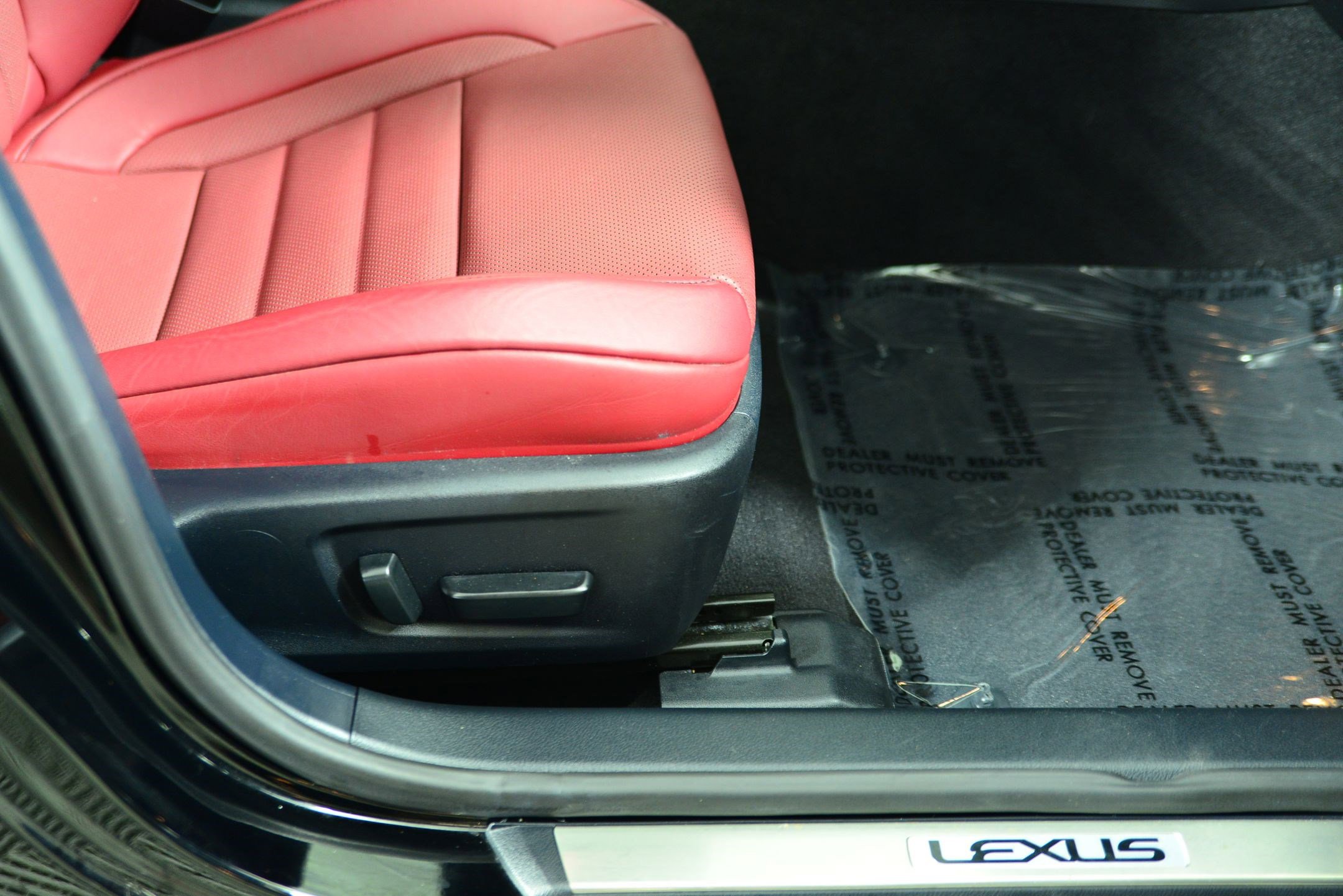 Used 2019 Lexus IS 300 AWD image 10