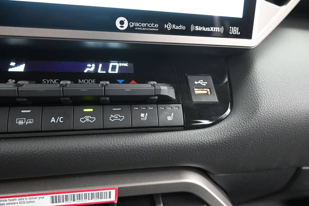 Used 2024 Toyota Tundra Limited AWD/4WD image 31