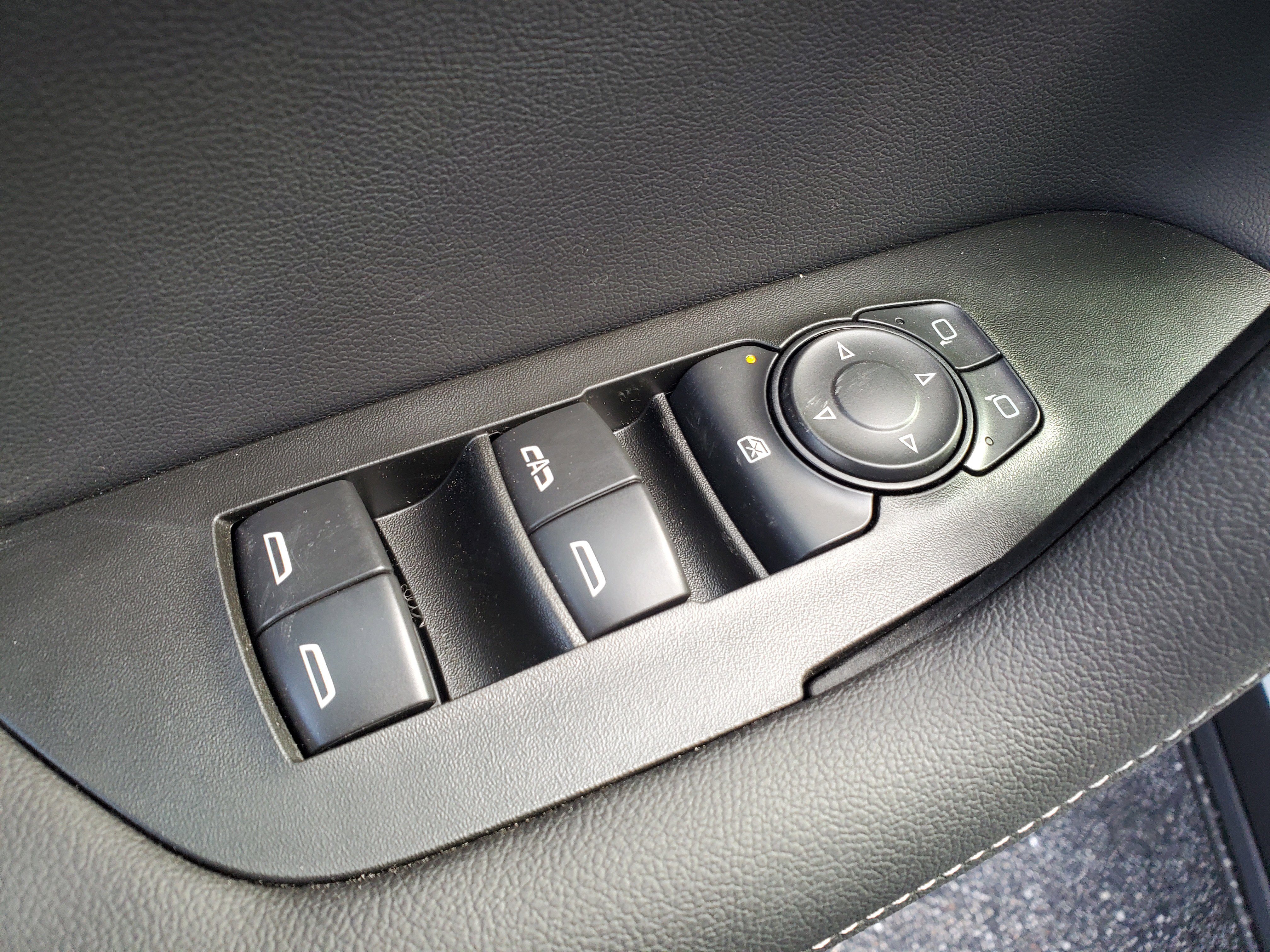 New 2026 Chevrolet Blazer LT w/ Convenience Package FWD image 7