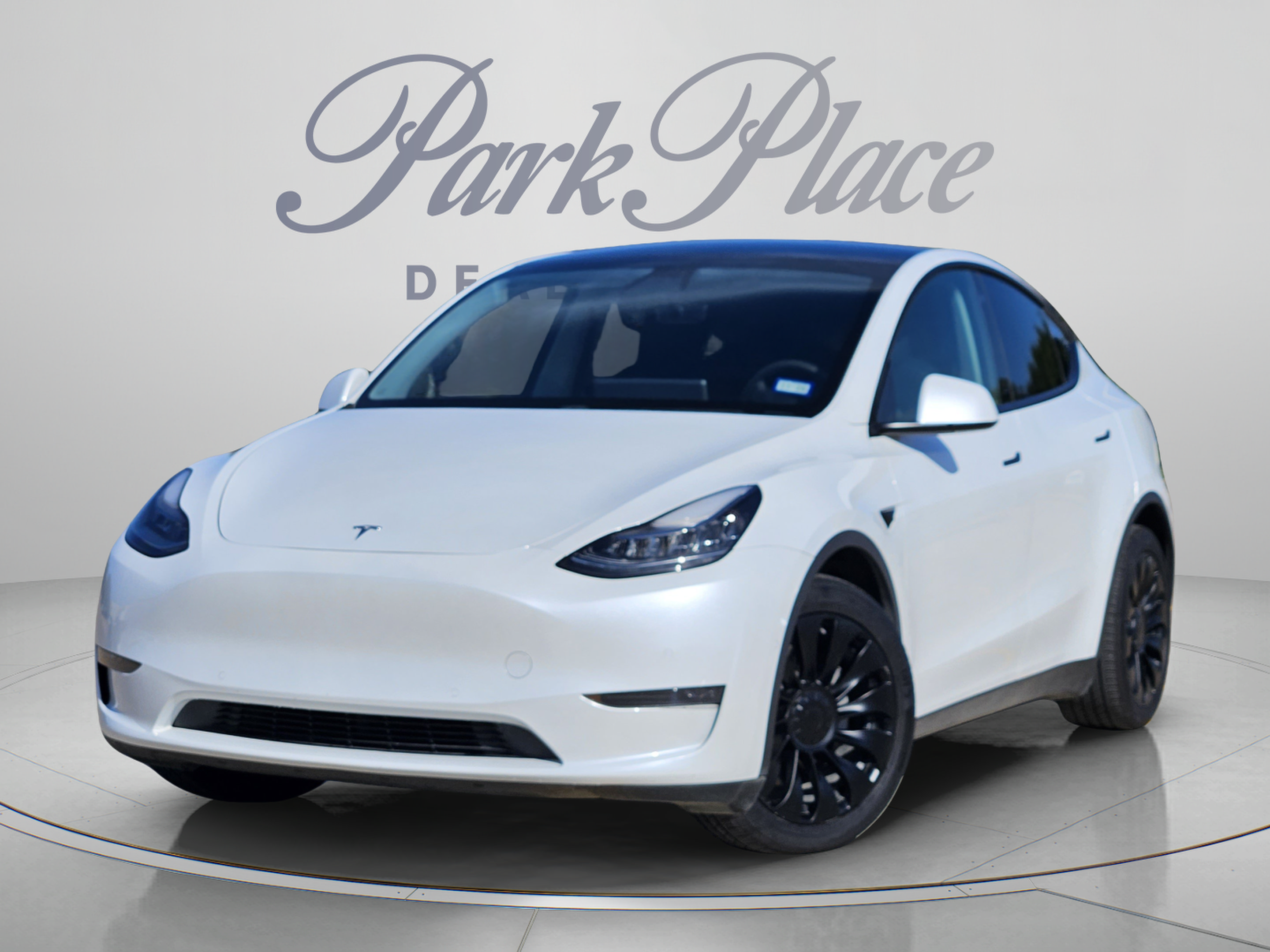Used 2021 Tesla Model Y Long Range AWD/4WD image 1