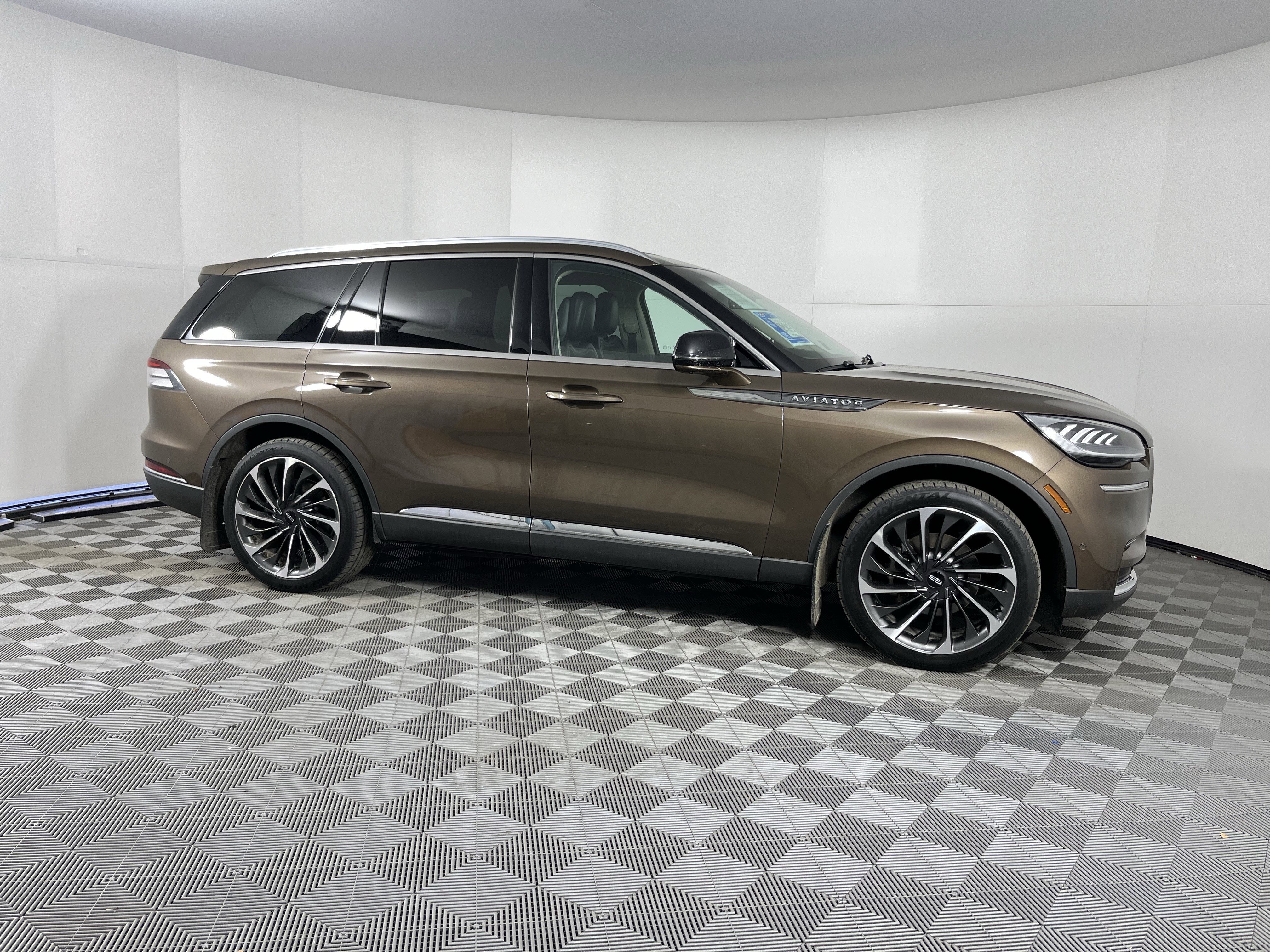 Used 2022 Lincoln Aviator Reserve w/ Equipment Group 201A image 5