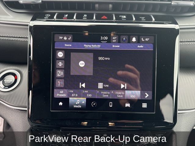 Used 2025 Jeep Grand Cherokee Altitude AWD/4WD image 16