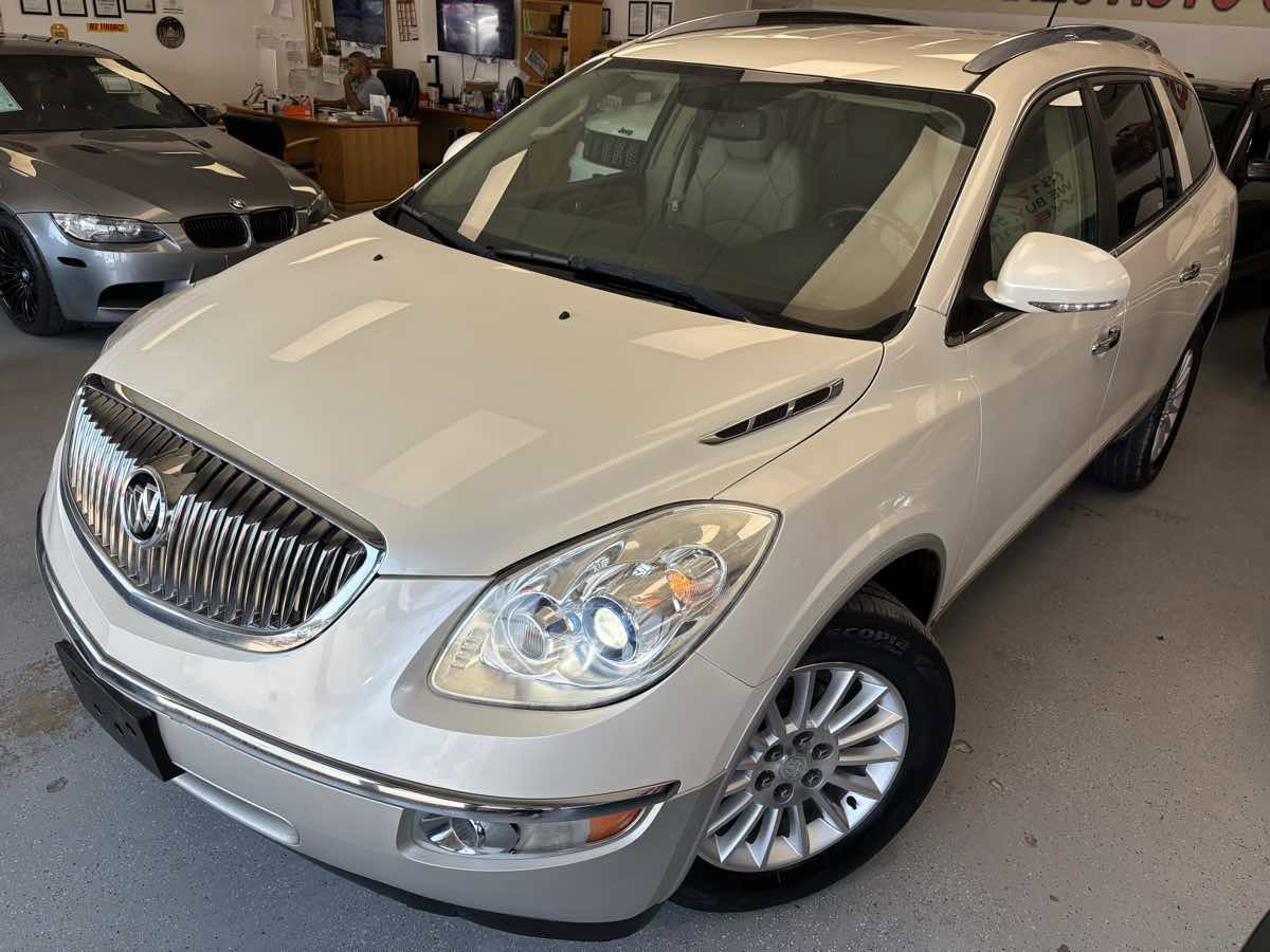 Used 2009 Buick Enclave CXL w/ Driver Confidence Package image 6