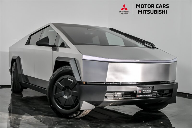 Used 2024 Tesla Cybertruck AWD Crew Cab image 1