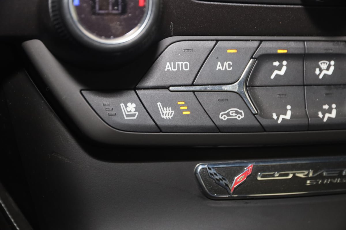 Used 2017 Chevrolet Corvette Stingray Coupe w/ Z51 3LT RWD image 9